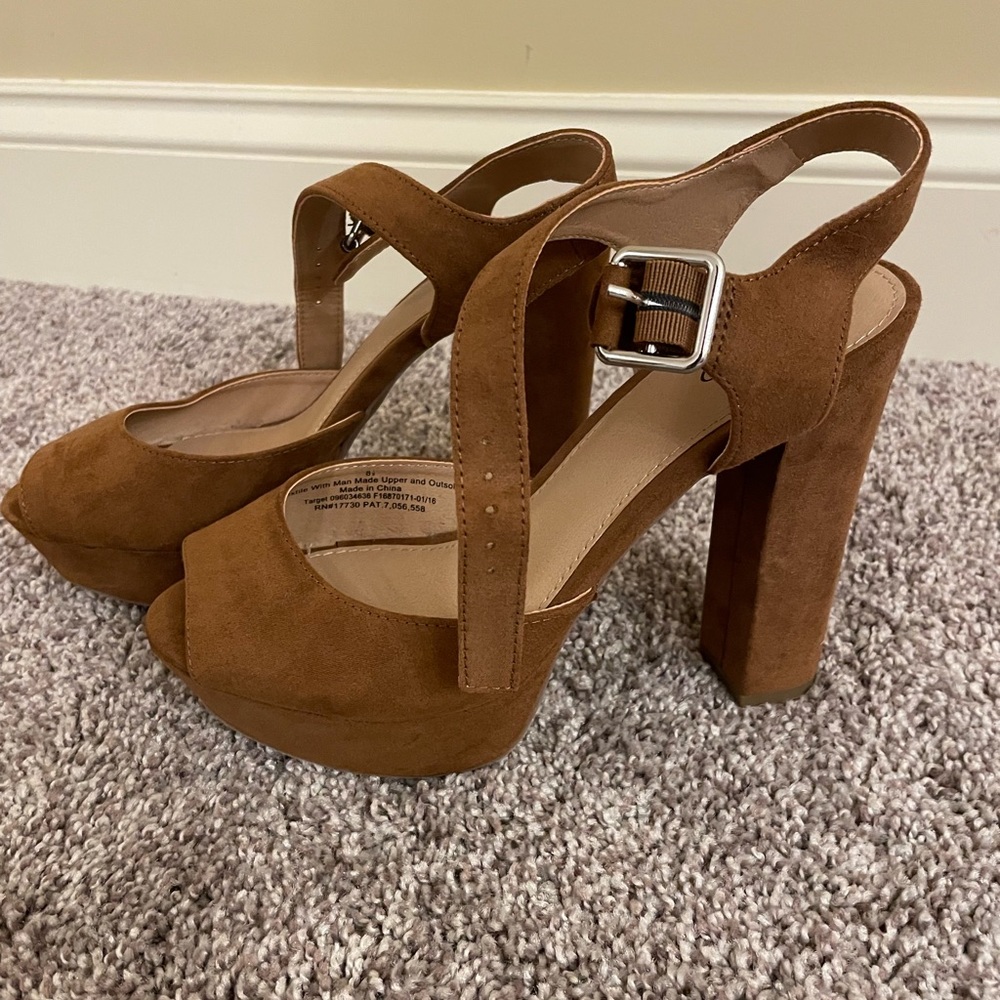 Mossimo brown open toe platform heels. Size 8.5. Suede